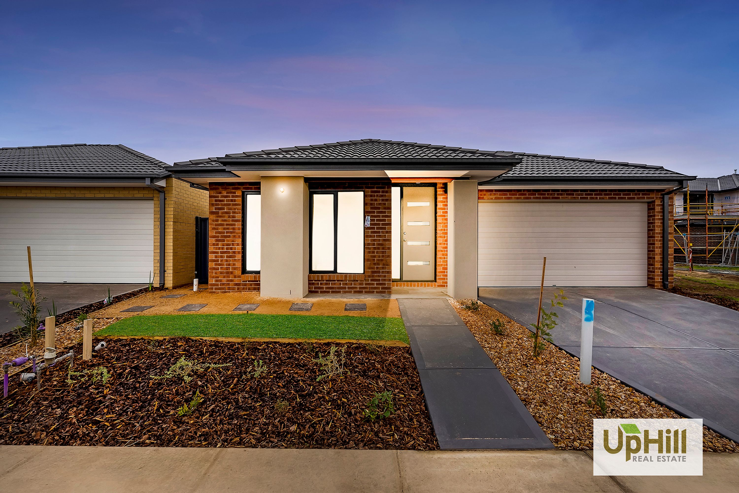 39 Avenator Circuit, Clyde North - Thumbnail 2