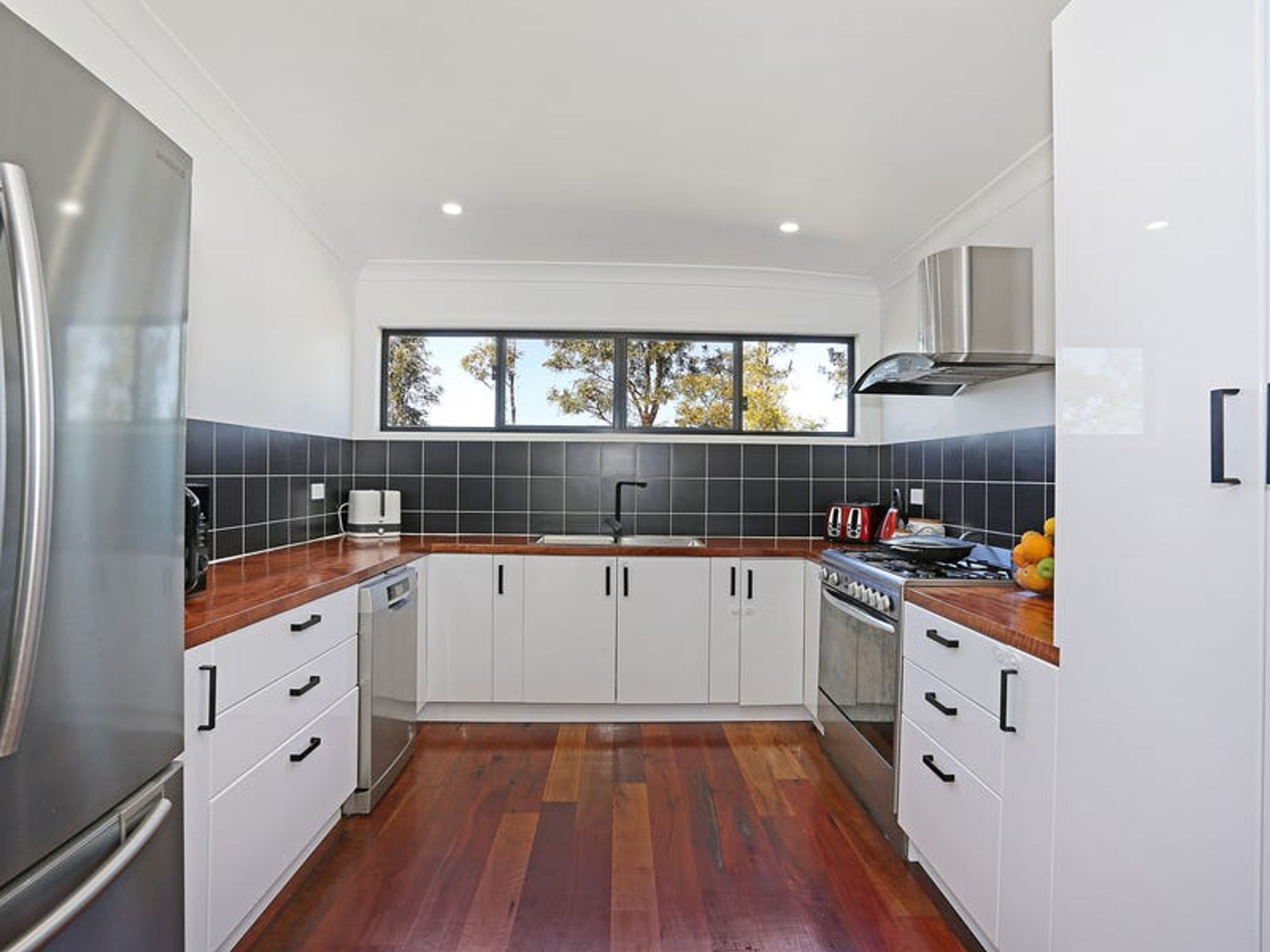 109 School Lane, Southgate - Thumbnail 4