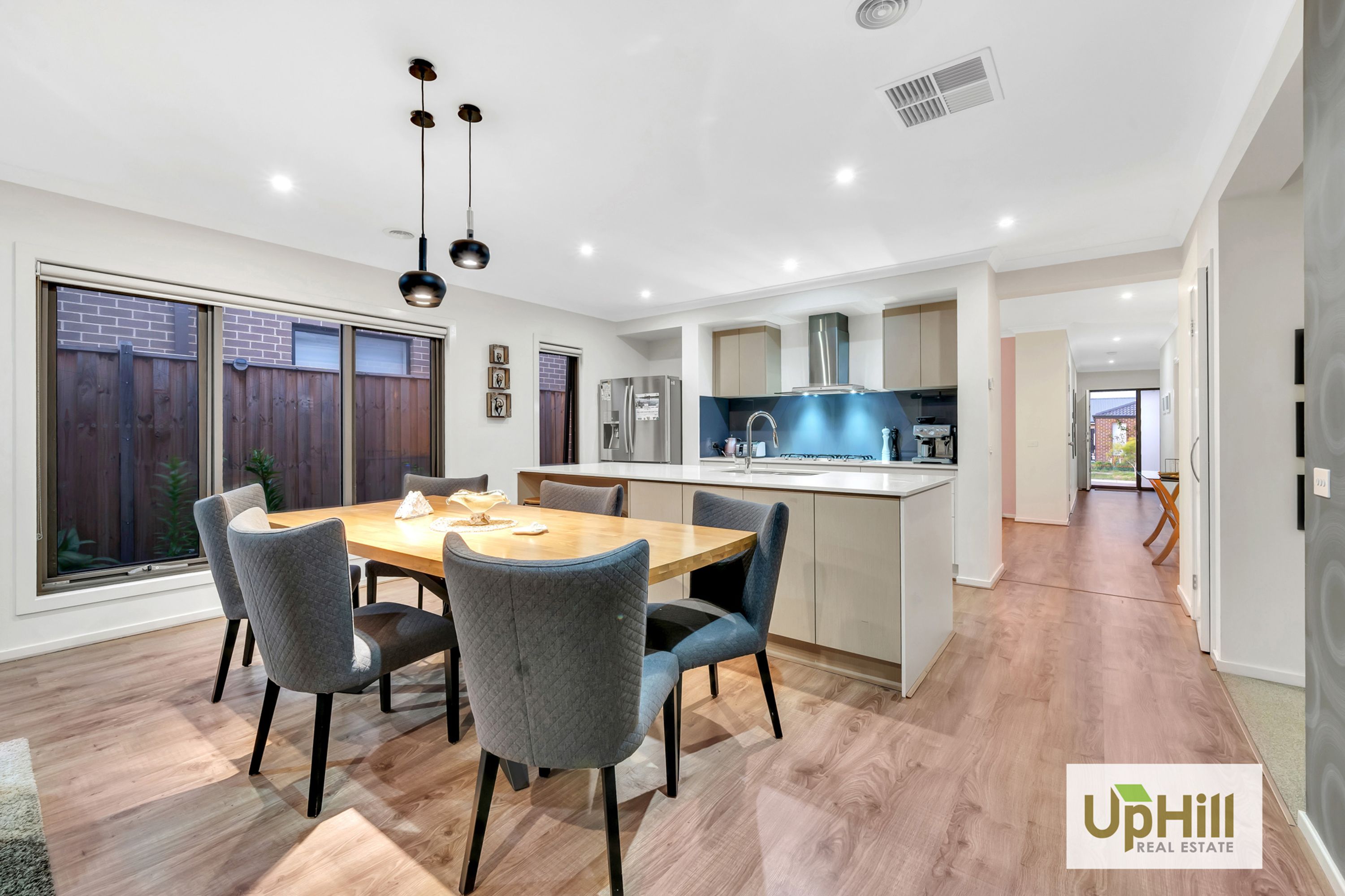 36 COMPTON WAY, Clyde North - Thumbnail 8