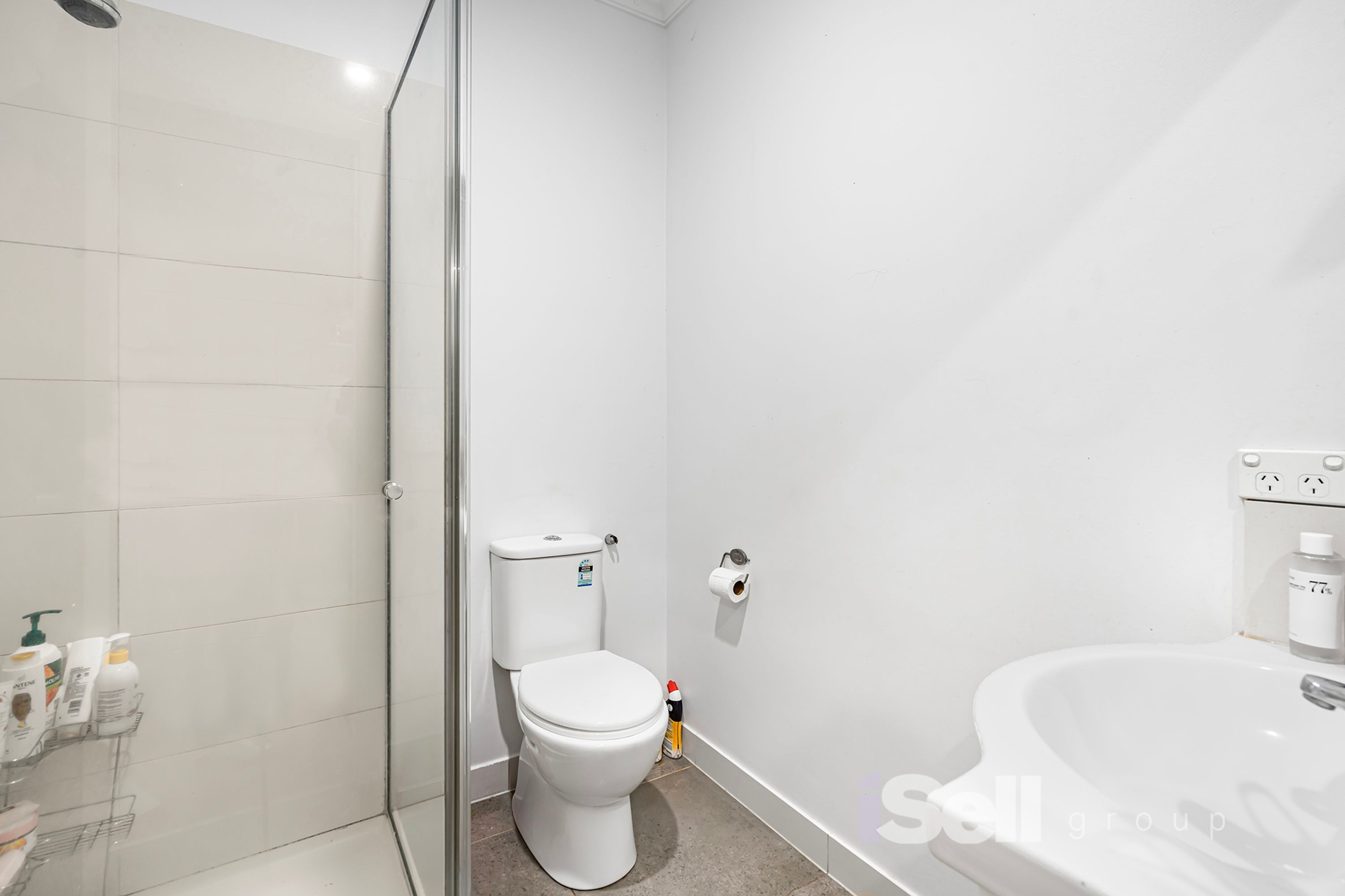 74 Kelvinside Road, Noble Park - Thumbnail 2