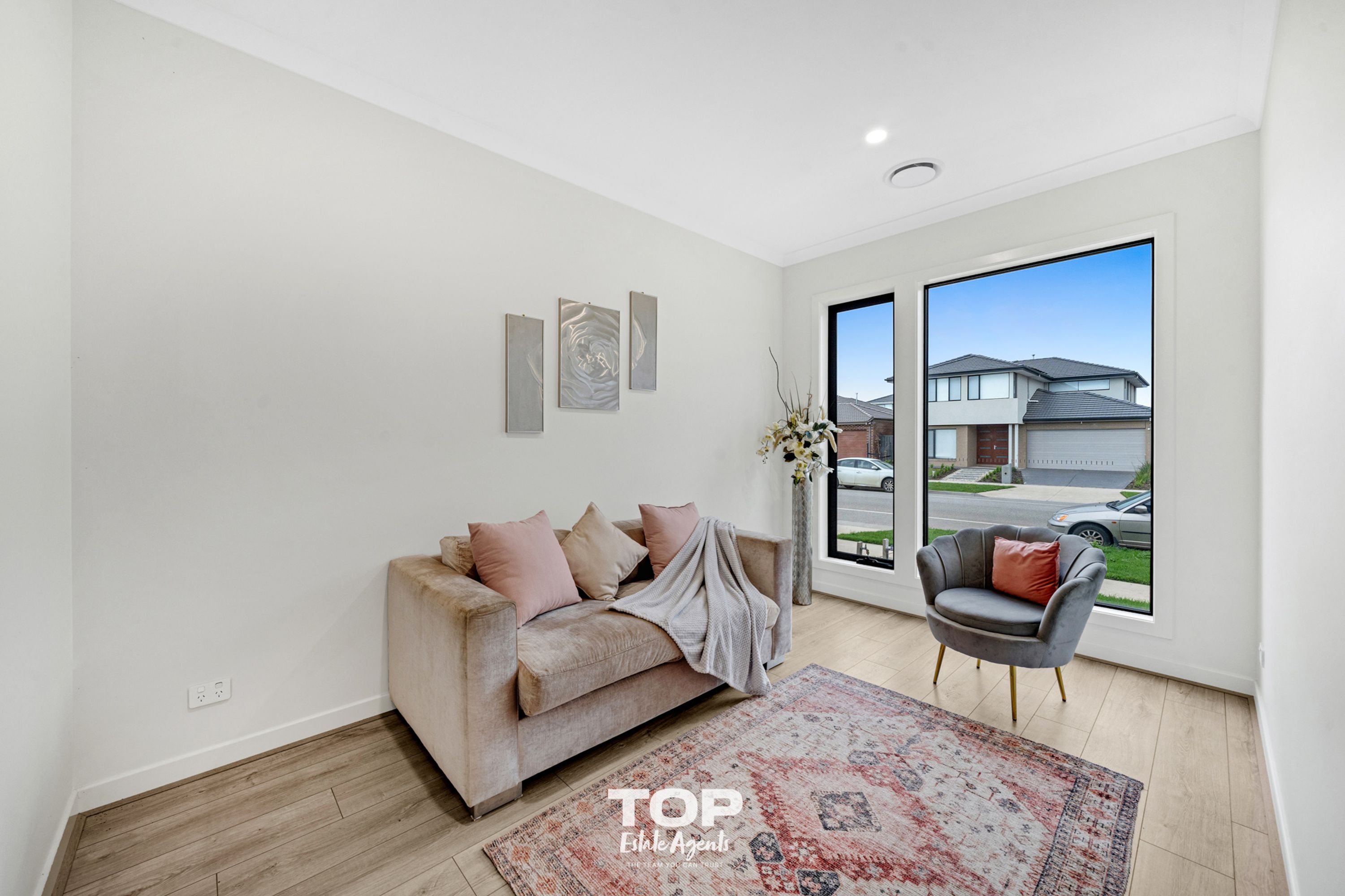 29 Athenaeum Avenue, Clyde North - Thumbnail 5