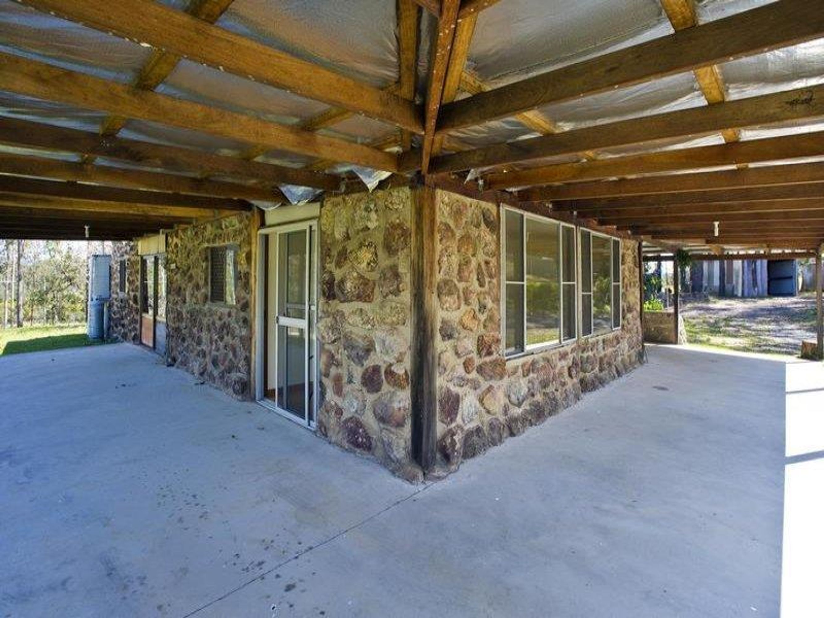 3939 Coaldale Road, Upper Fine Flower - Thumbnail 3
