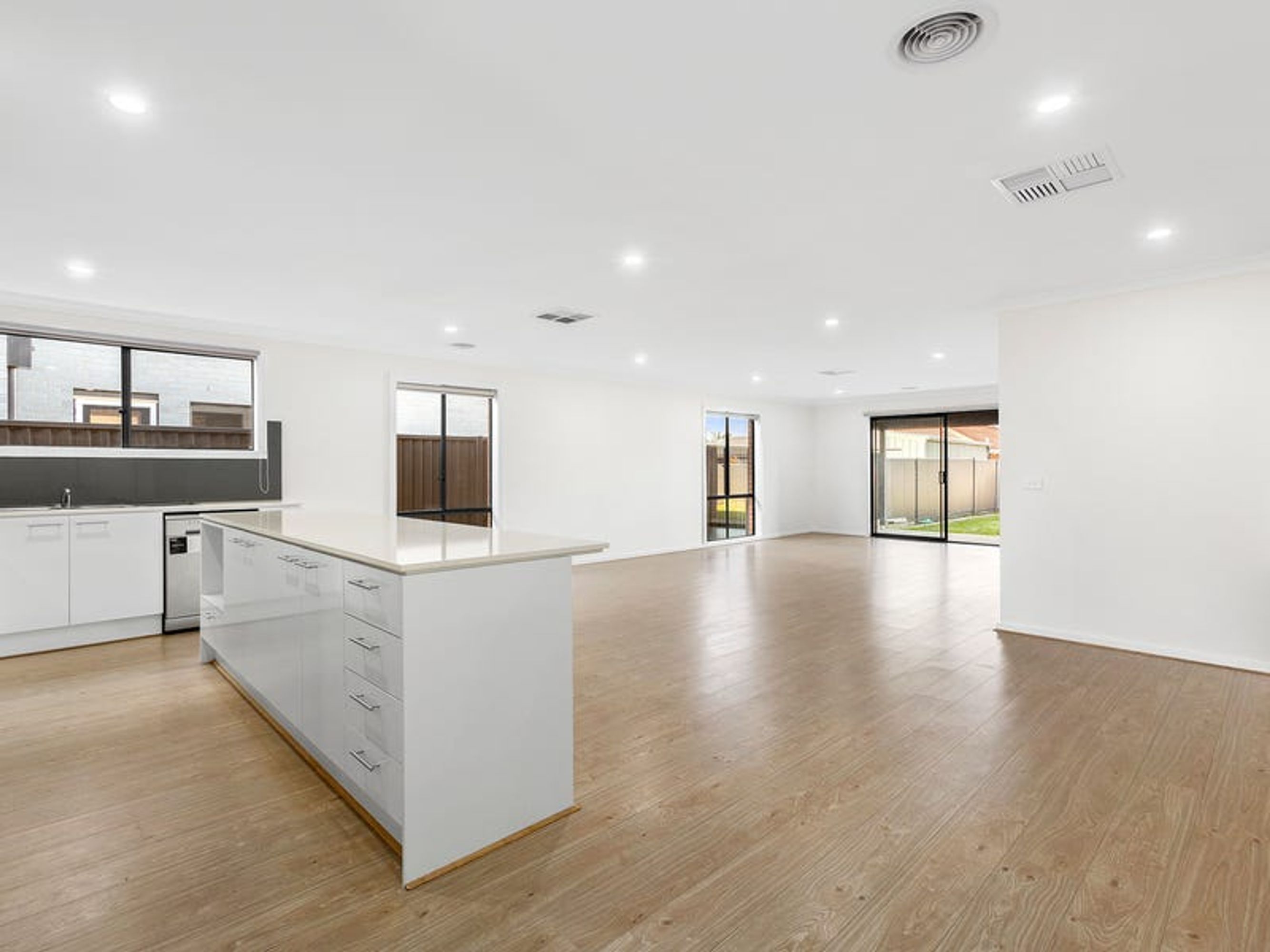 28 Tova Avenue, Bell Post Hill VIC 3215, Bell Post Hill - Thumbnail 3