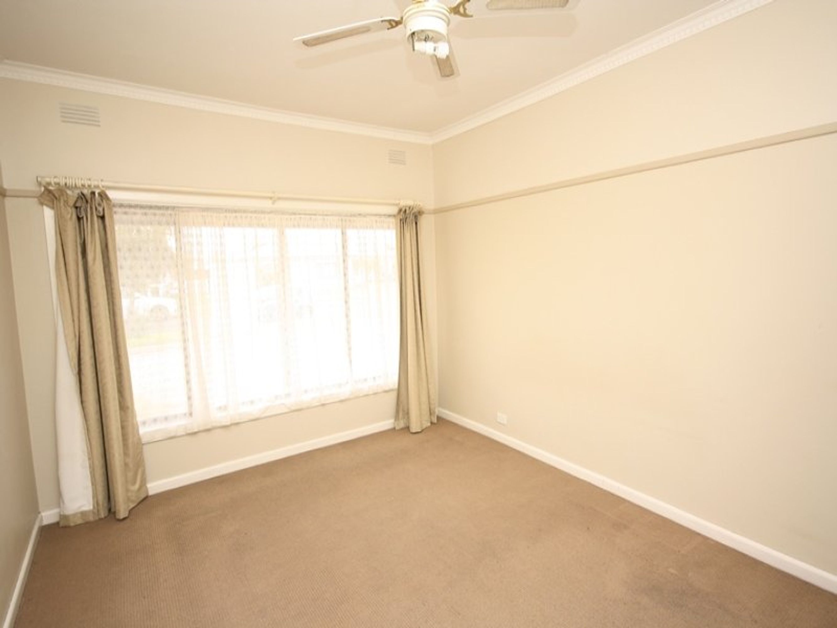 34 Alexander Avenue, Horsham VIC 3400, Horsham - Thumbnail 6
