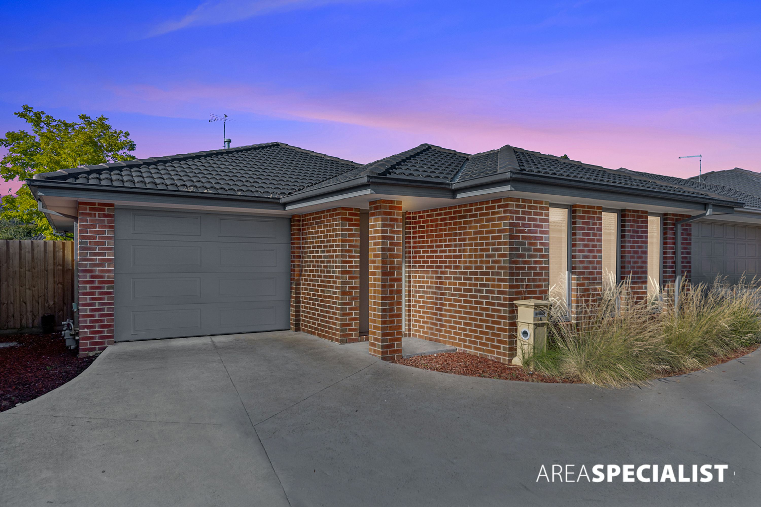 4/7 Osborn Grove, Pakenham - Thumbnail 2