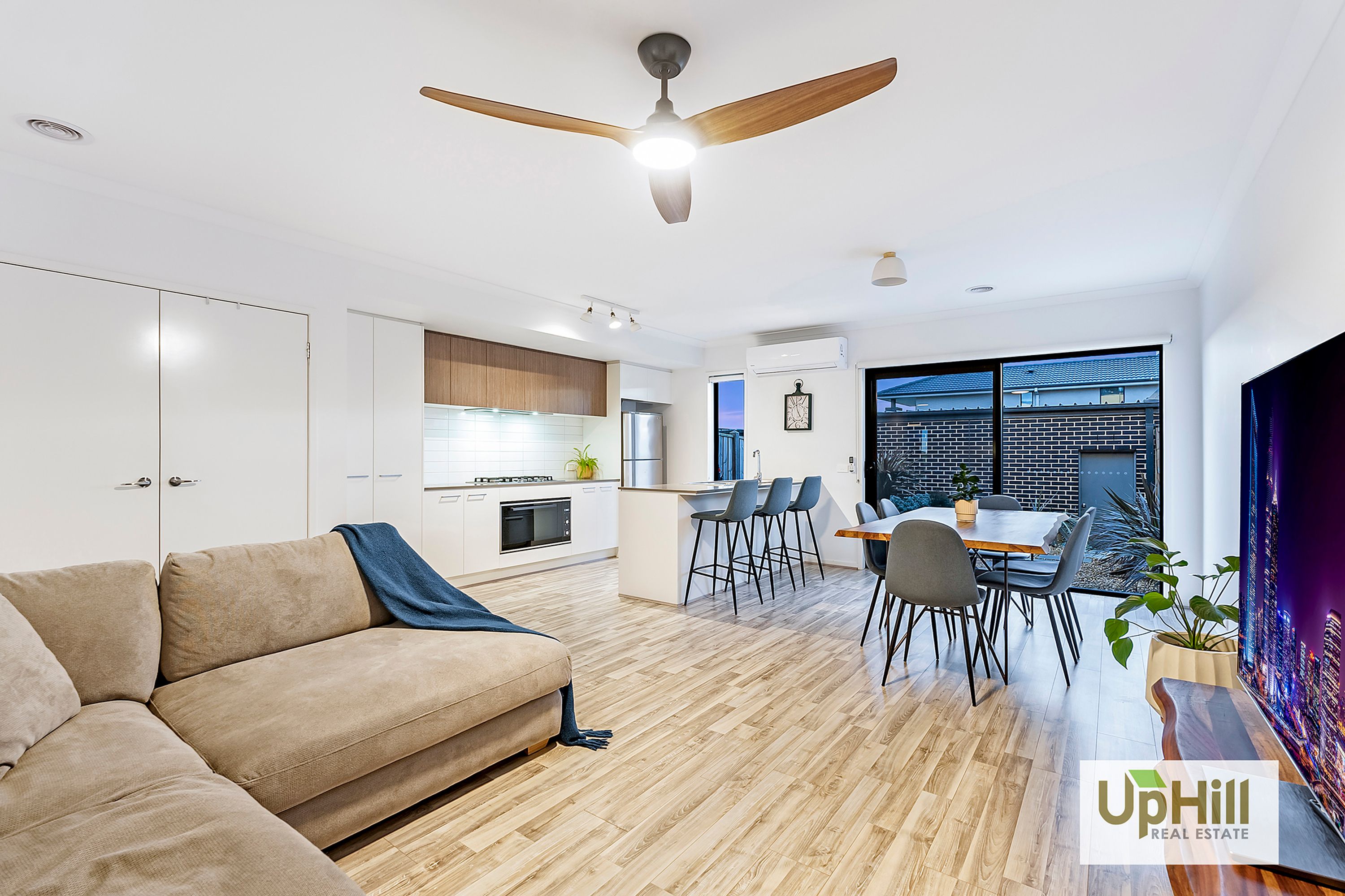 2 Talmalmo Lane, Clyde North - Thumbnail 7