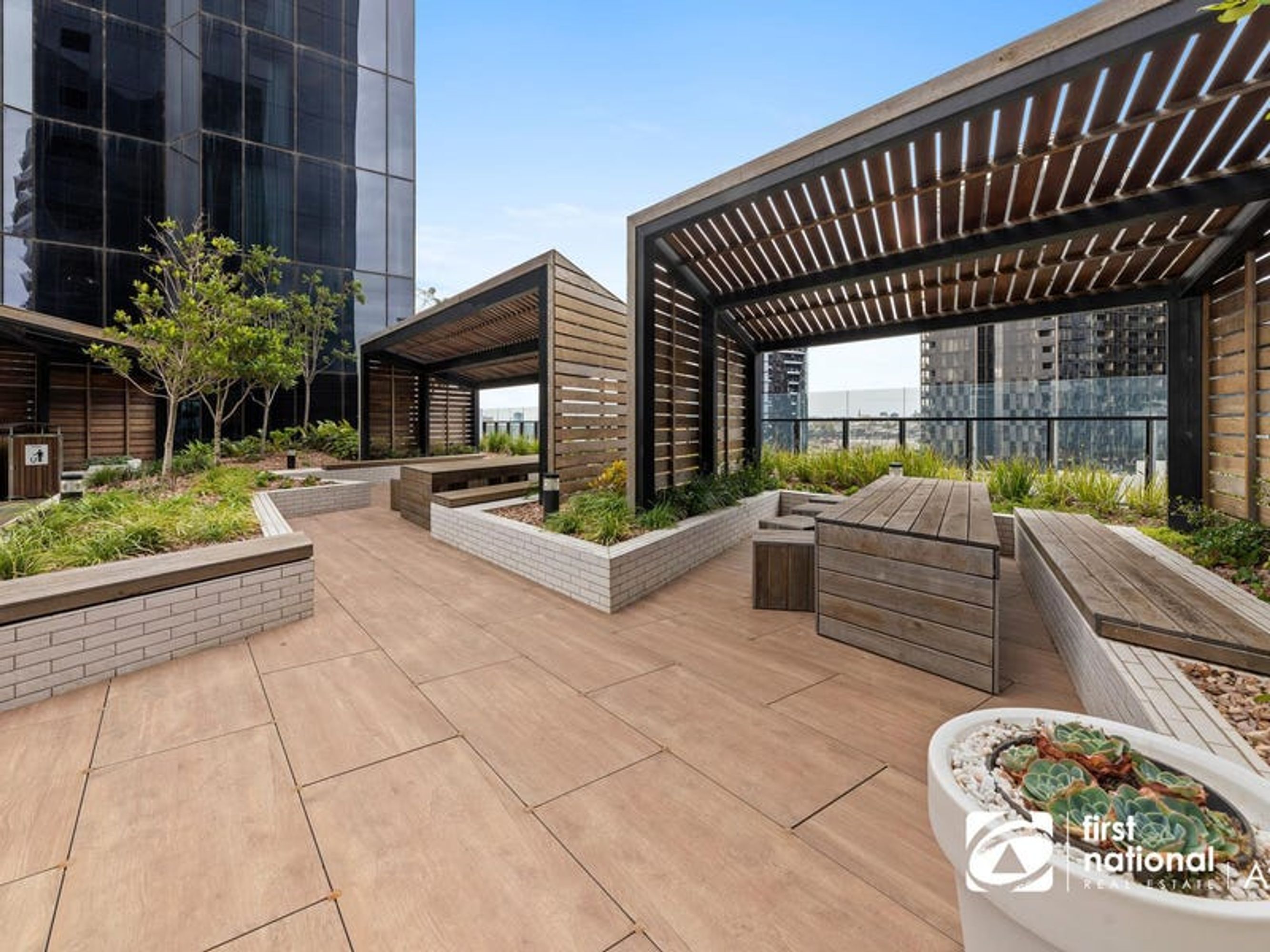 8 Pearl River Road, Docklands - Thumbnail 7