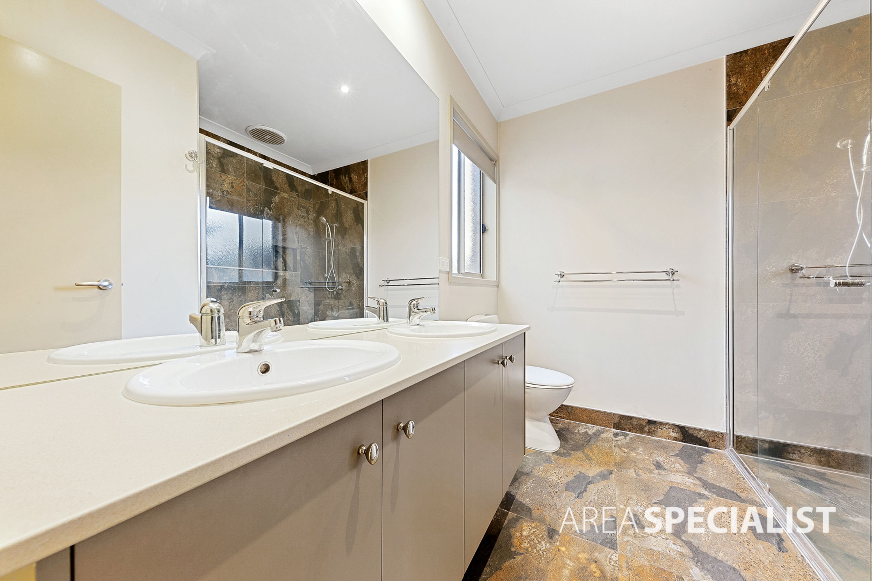 12 Jim Clay Avenue, Cairnlea VIC 3023, Cairnlea - Thumbnail 6