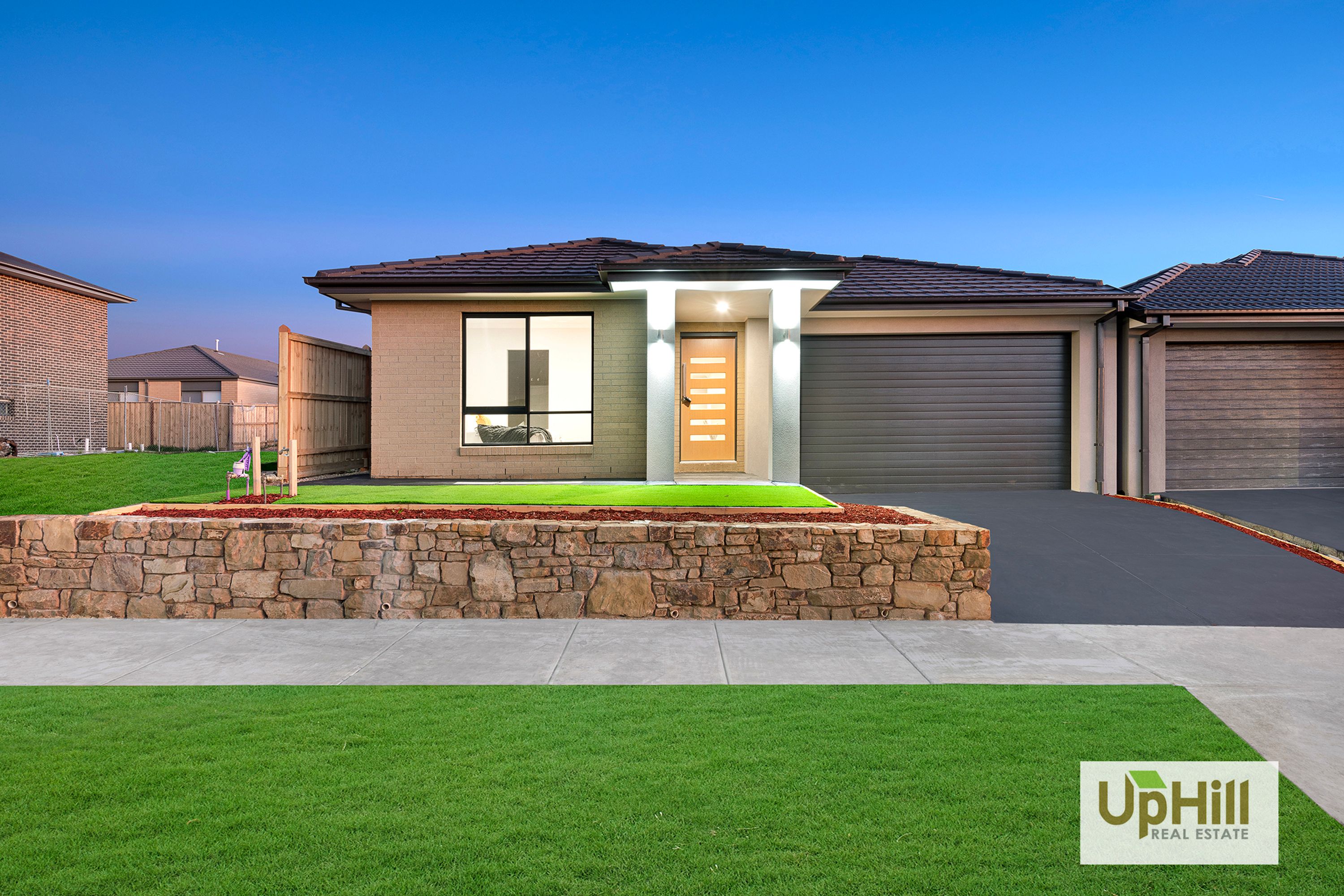 63 Stringer Avenue, Cranbourne - Thumbnail 2
