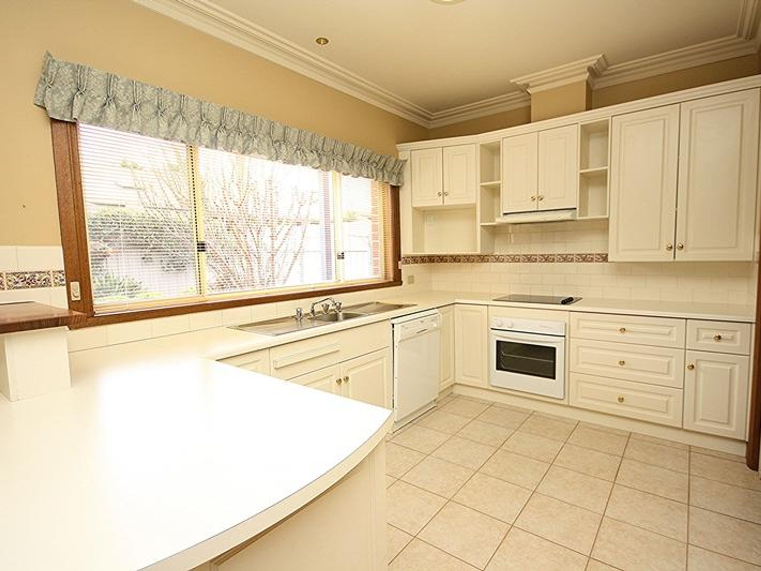 1A Alan Court, Horsham VIC 3400, Horsham - Thumbnail 2