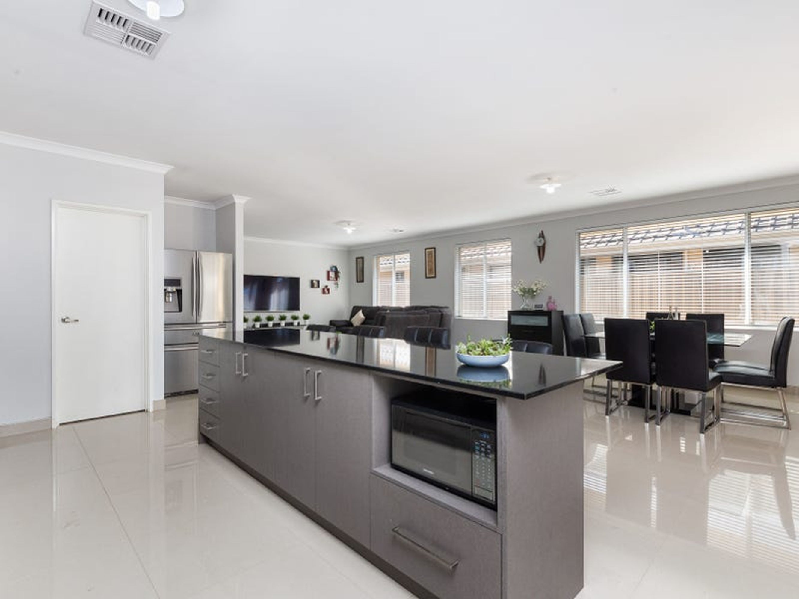 8 Balivanich Loop, Seville Grove - Thumbnail 4
