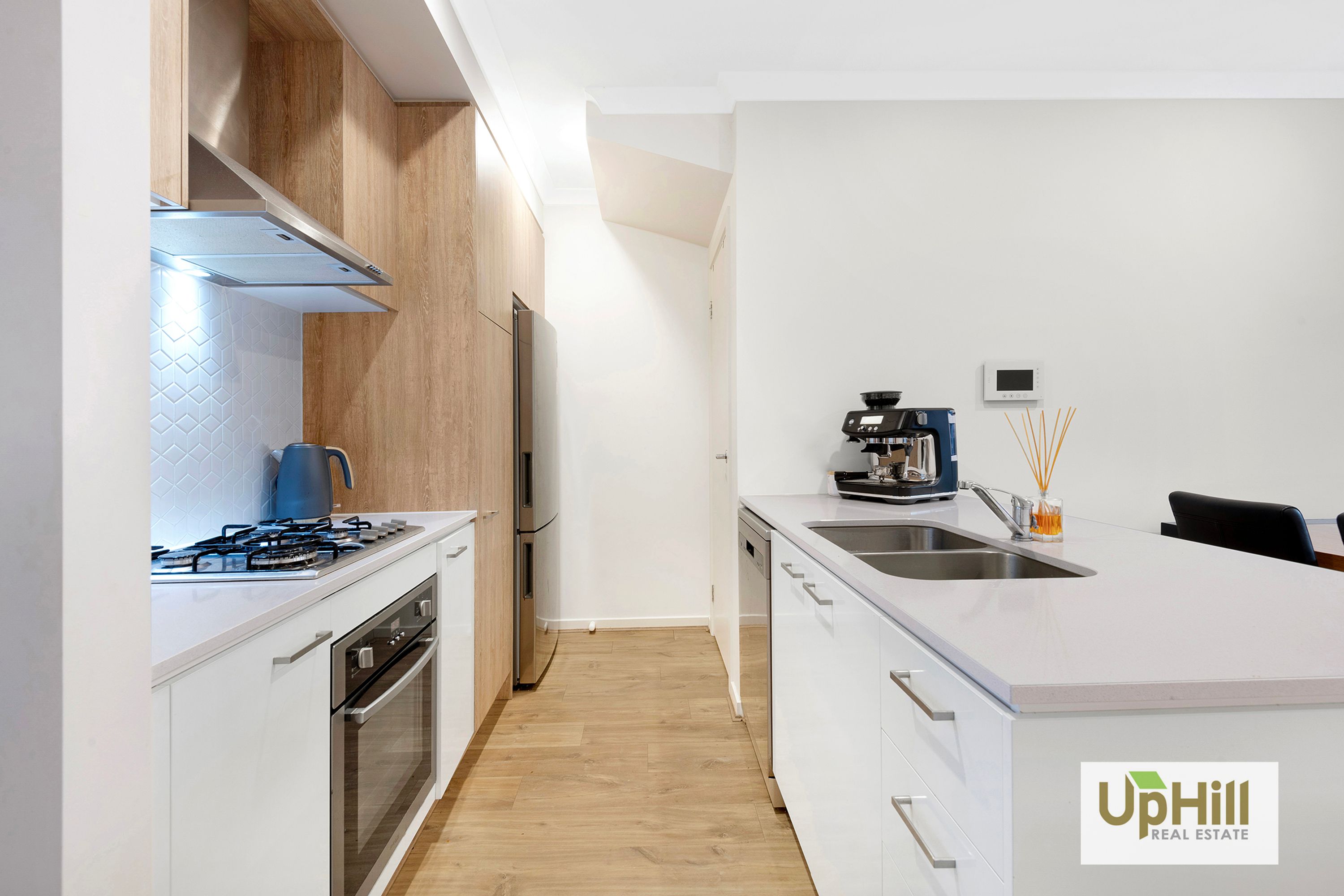 8 Hacienda Lane, Clyde North - Thumbnail 4