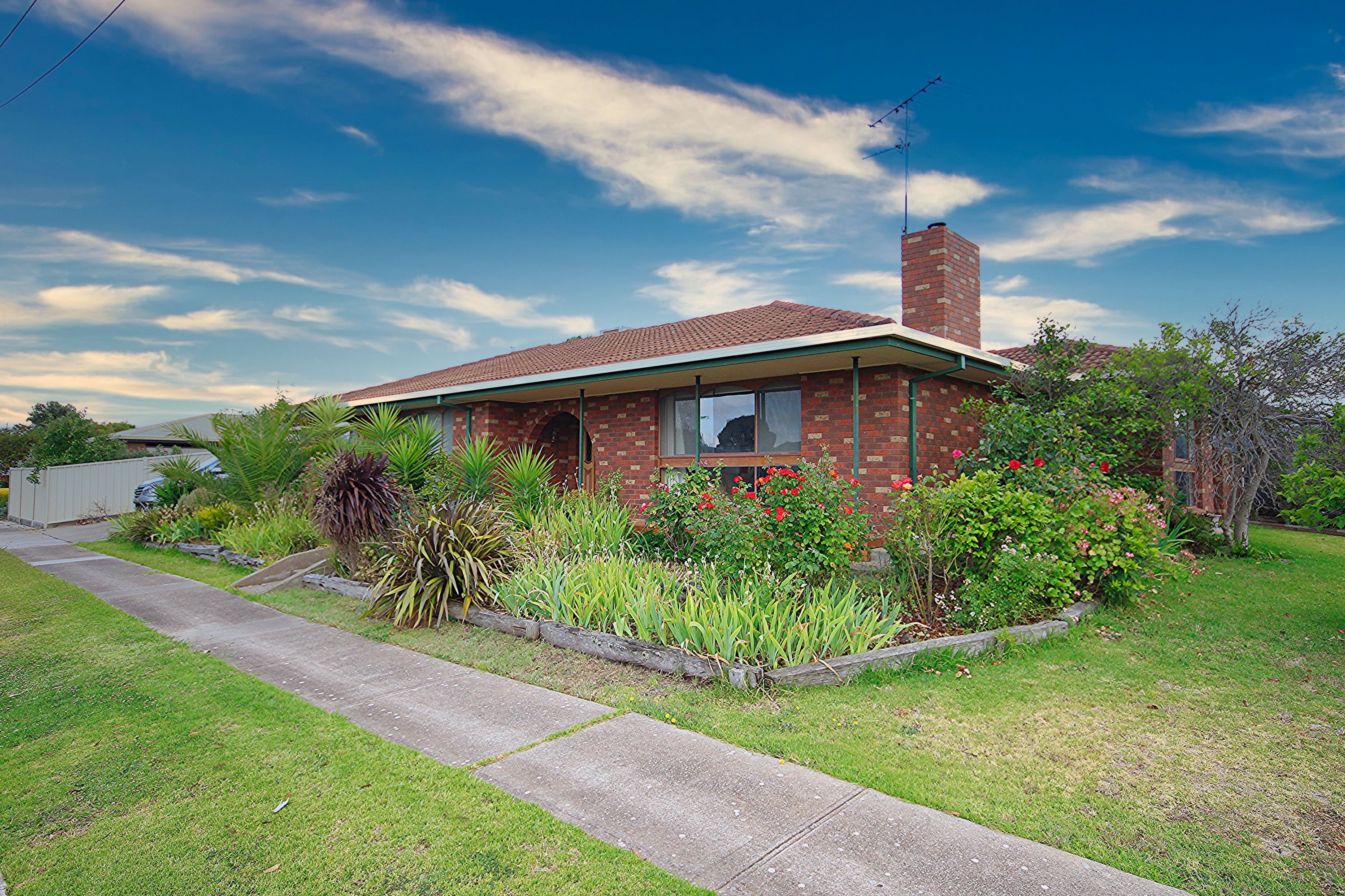 8 Windsor Crescent, Horsham VIC 3400
