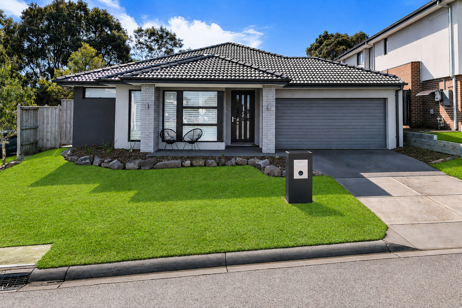 10 Penley Rise, Officer, Officer - Image 1