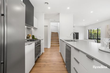 13 Westminster Drive, Avondale Heights - Thumbnail 5