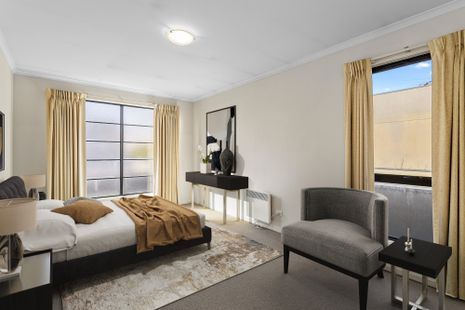 35 Goldsbrough Walk, Kensington - Thumbnail 5