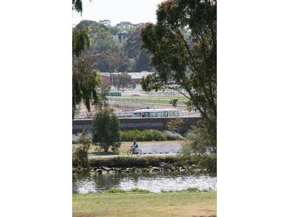 1/5 Ballarat Road, Footscray - Thumbnail 5