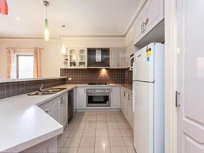 6 Fairbairn Drive, Kensington - Thumbnail 5