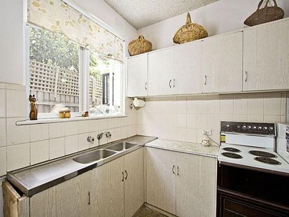 3/6 Riverview Road, Essendon - Thumbnail 5