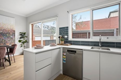 26 Greenham Place, Kensington - Thumbnail 5