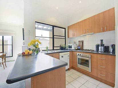 75 Rayner Lane, Kensington - Thumbnail 5