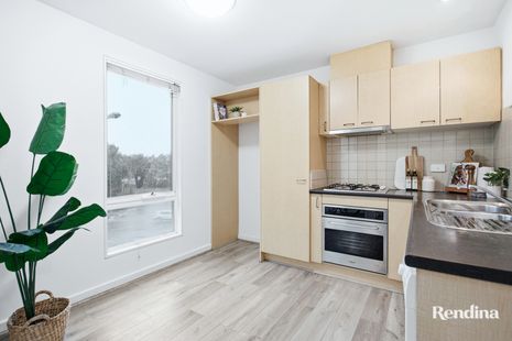 18/1 Gatehouse Drive, Kensington - Thumbnail 5