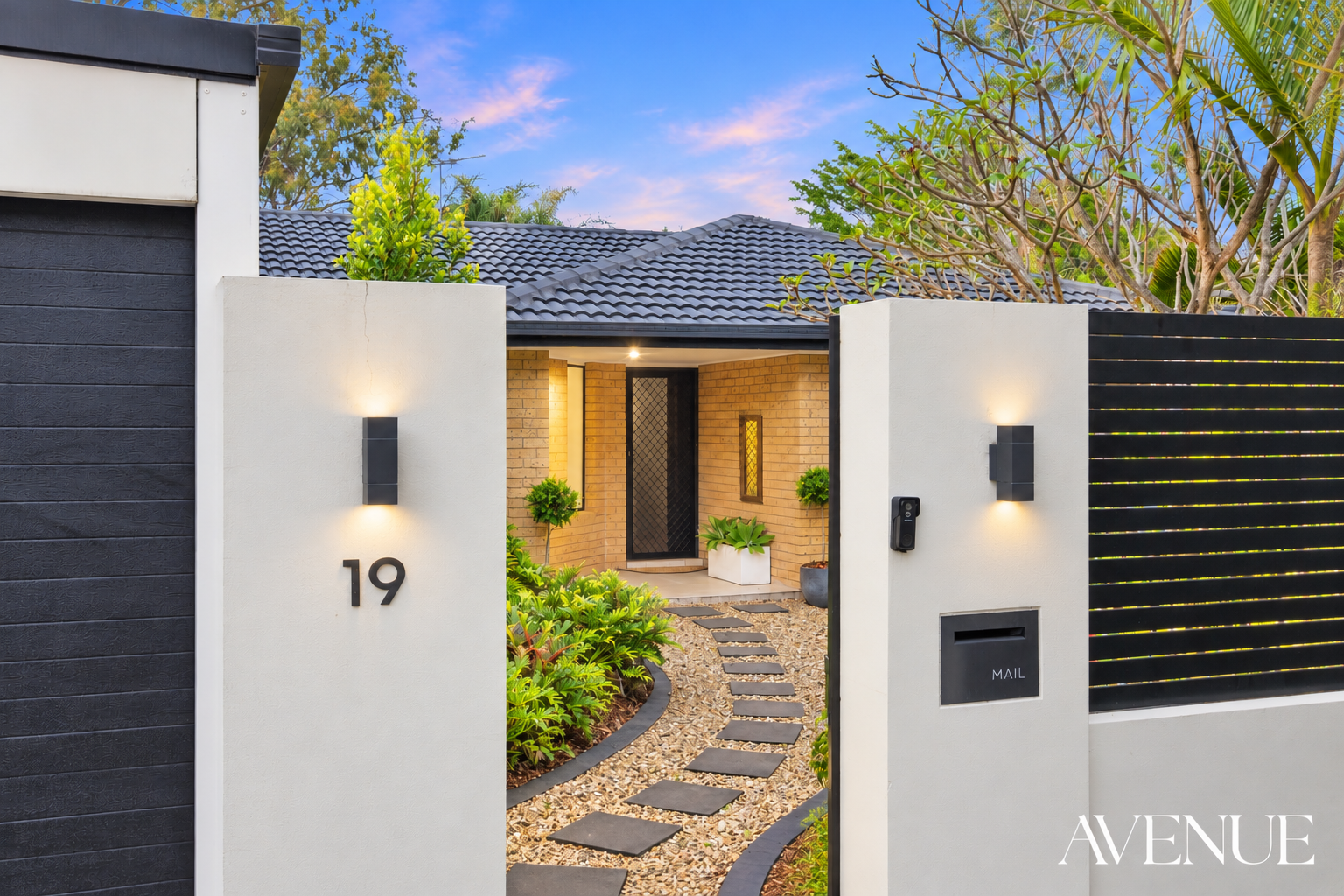 19 Simone Street, Boronia Heights - Image 1