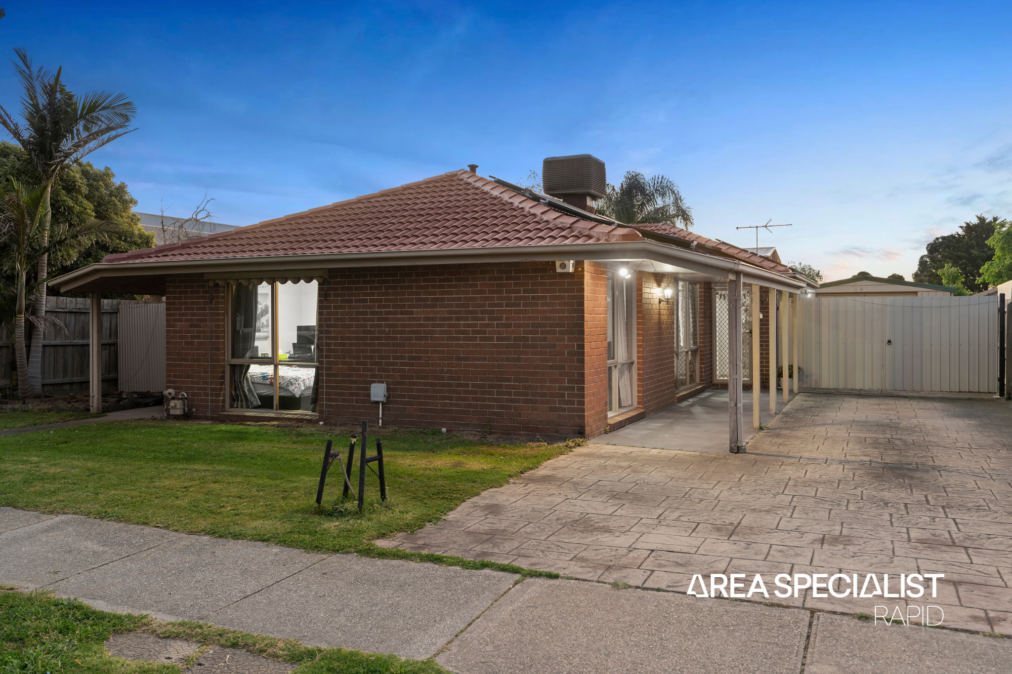 5 Woodbine Road, Cranbourne North - Image 1