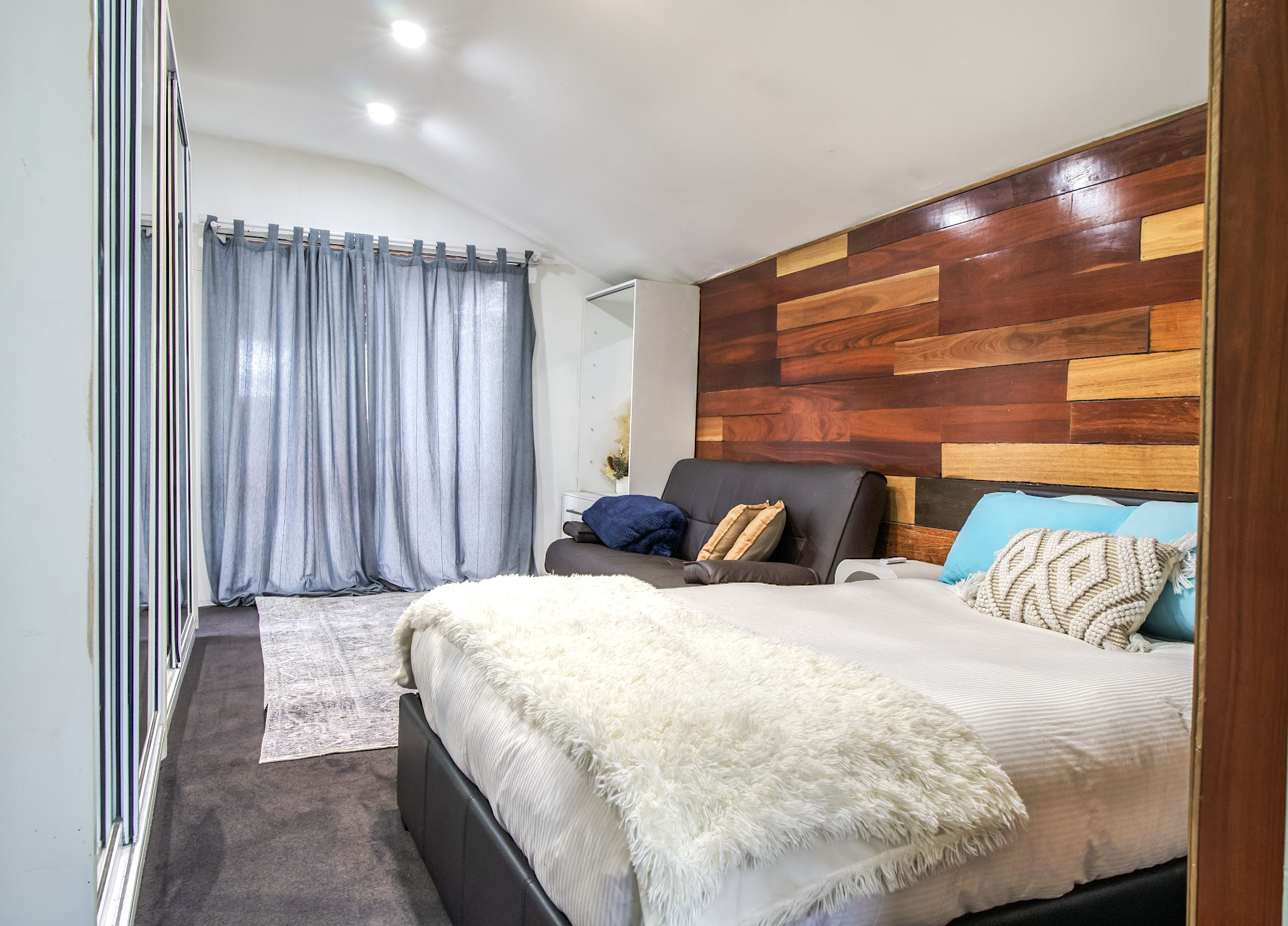 11 Tena Avenue, Horsham VIC 3400, Horsham - Thumbnail 2