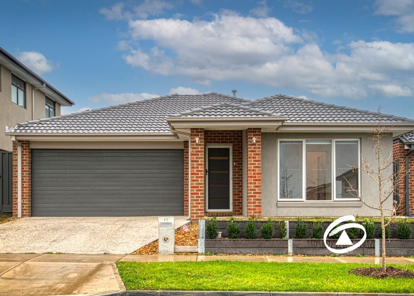 15 Caravan Parade, Berwick VIC 3806