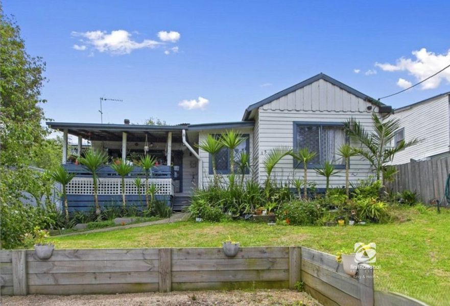 15 Daniel Street, Lakes Entrance VIC 3909