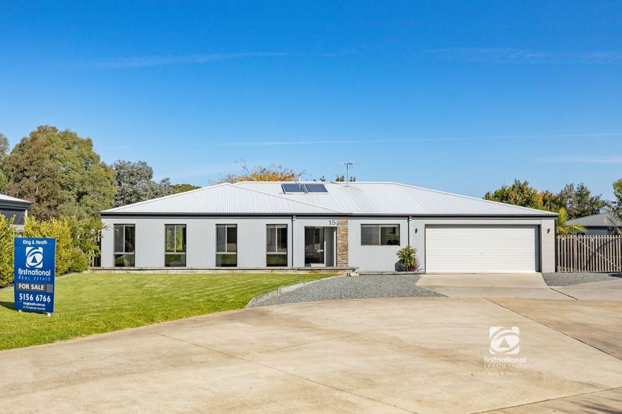 15 Lindemann Retreat, Paynesville VIC 3880