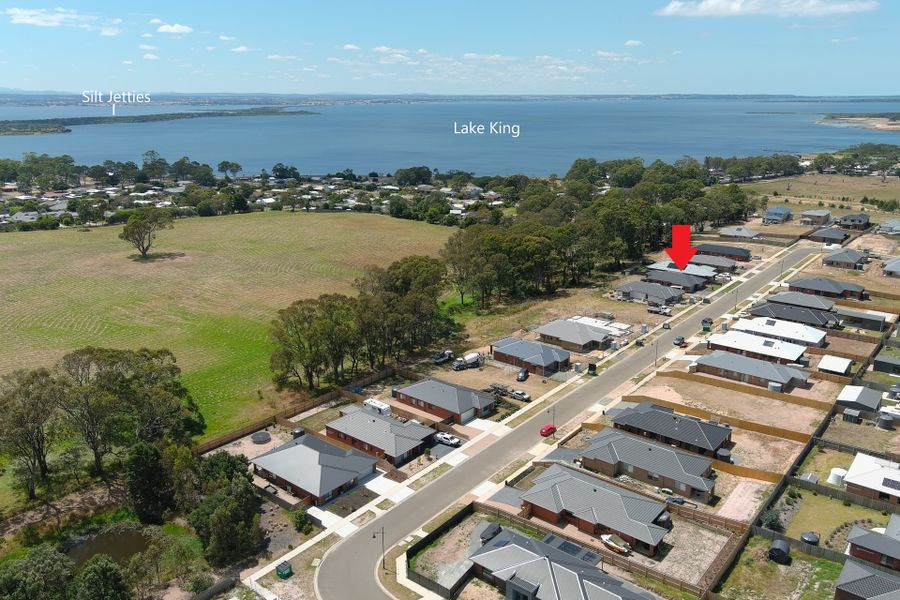 35 Houghton Crescent, Eagle Point VIC 3878, Eagle Point - Image 1