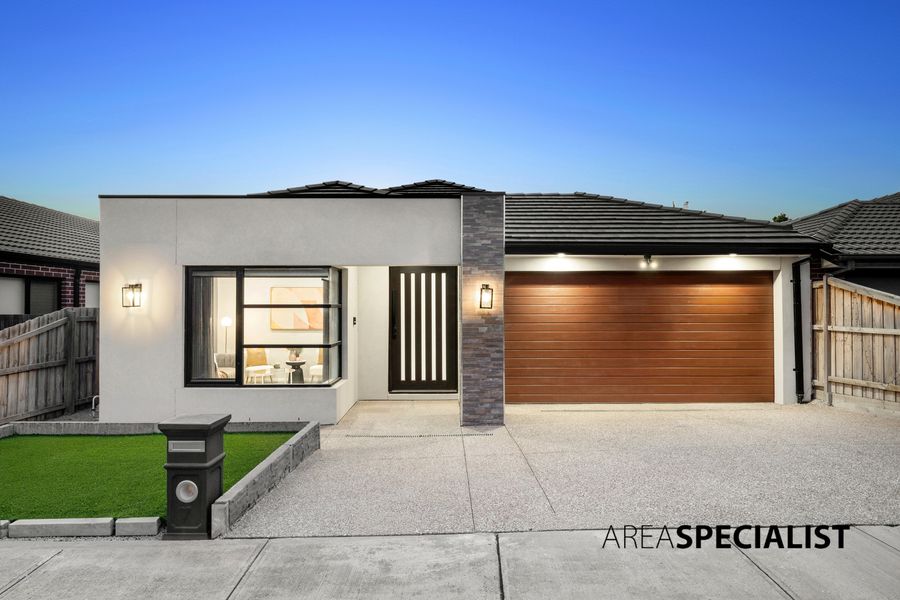 56 Endeavour Drive, Cranbourne North VIC 3977