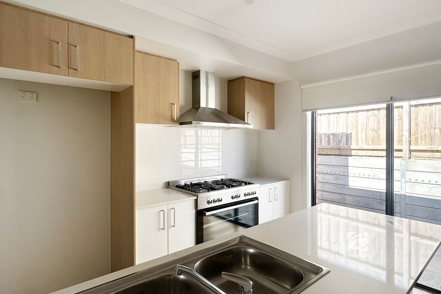 24 Bottlebrush Way, Lucknow VIC 3875