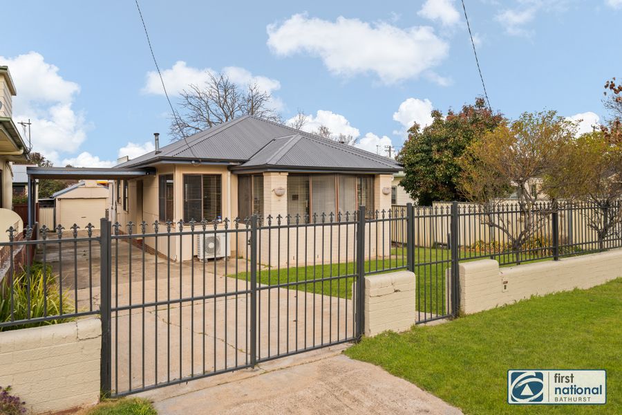 4 Banks Street, Bathurst NSW 2795, Bathurst - Image 1