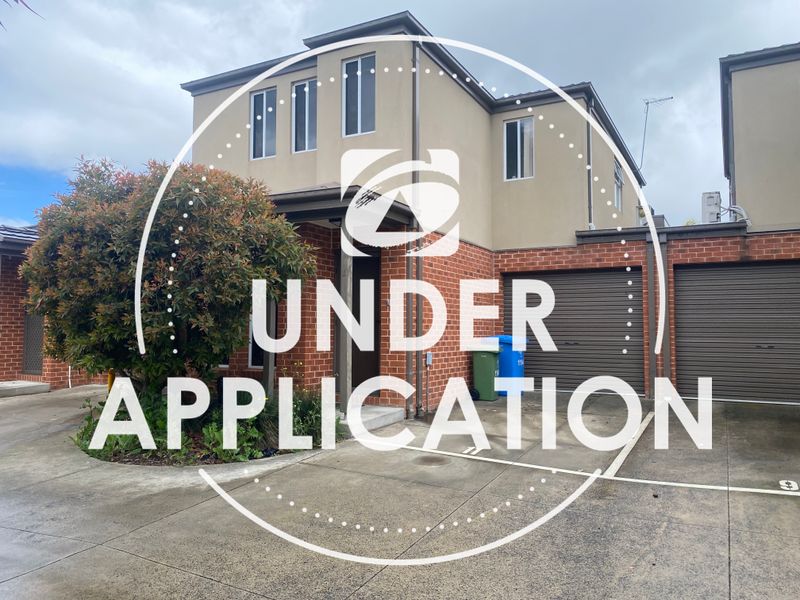 11/4 Young Road, Hallam VIC 3803