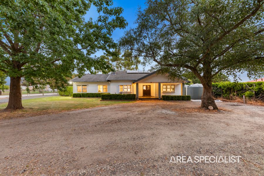 75 Gardner and Holman Road, Drouin VIC 3818