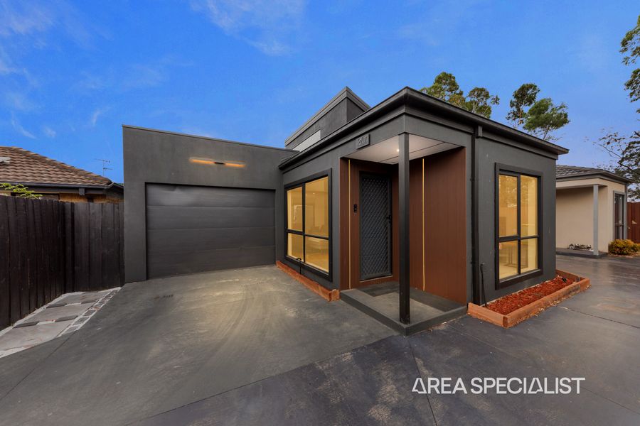 2/17 CAMERON WAY, Pakenham VIC 3810