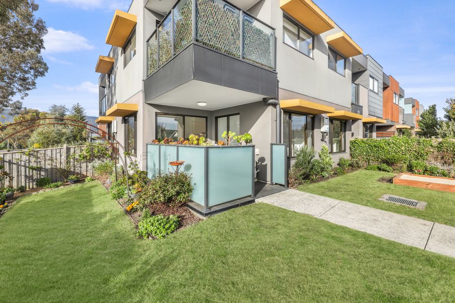 4 Burraneer Close, Ferntree Gully, VIC 3156, Ferntree Gully - Thumbnail 2