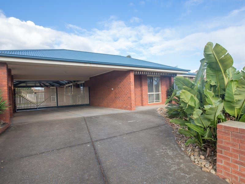 6 Hamilton Court, Bacchus Marsh VIC 3340