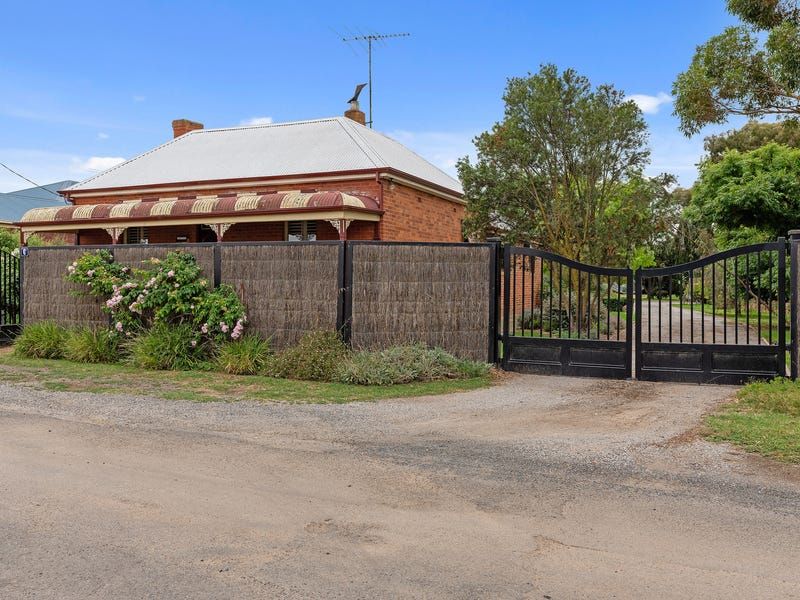 6 Candeloro Street, Bacchus Marsh VIC 3340