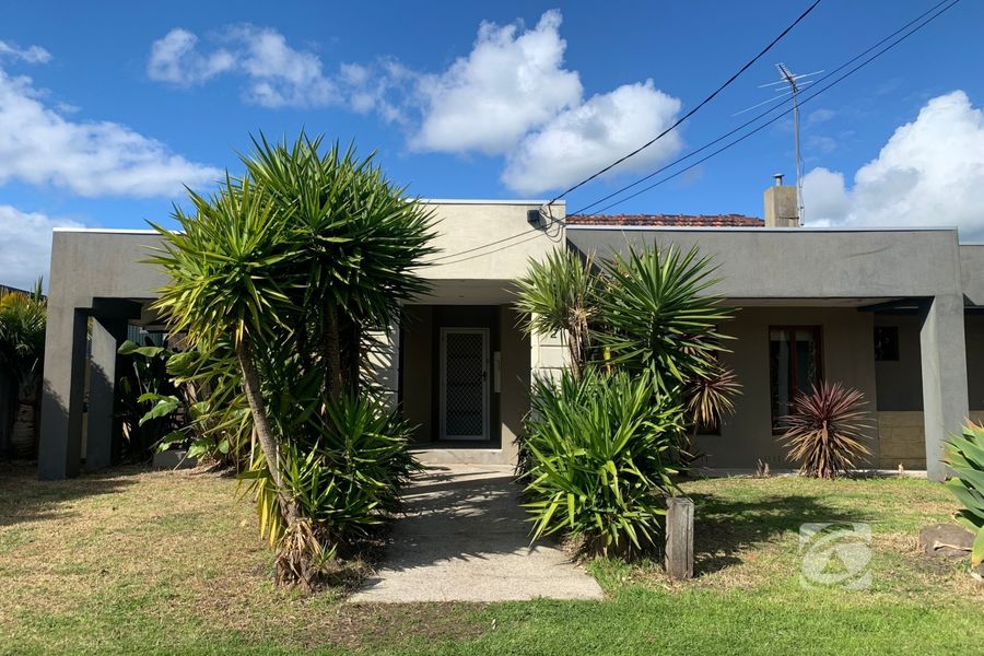 2 Savage Street, Pakenham VIC 3810