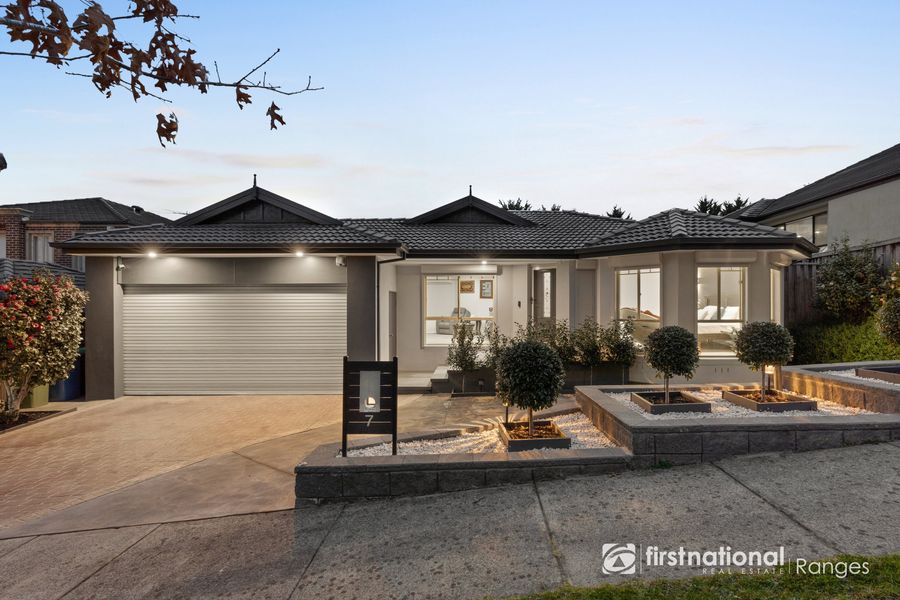 7 Montbrae Circuit, Narre Warren North VIC 3804