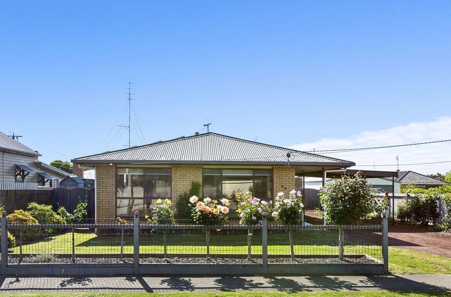 86 Armstrong Street, Colac VIC 3250
