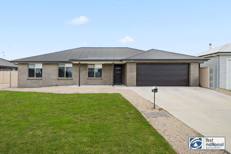 25 Maxwell Drive, Eglinton NSW 2795