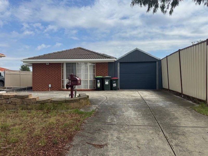 27 Bicentennial  Crescent, Meadow Heights VIC 3048