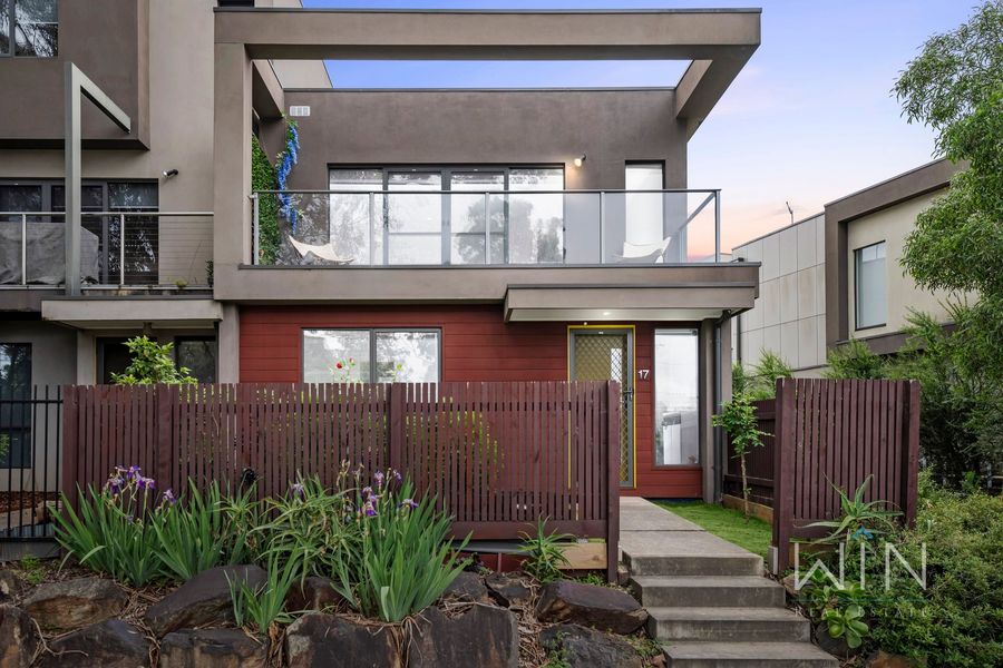 17 Lithgow Way, Mooroolbark - Image 1