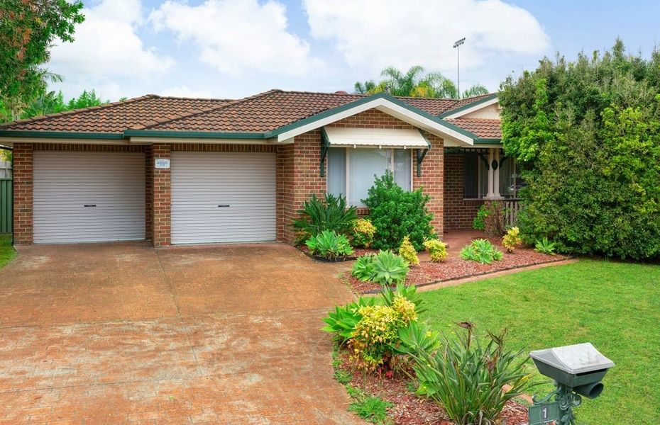 1 Timbara Crescent, Blue Haven NSW 2262