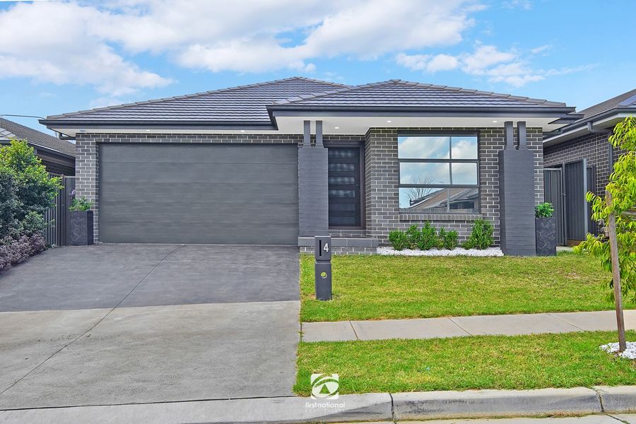 4 Norfolk Boulevard, Spring Farm NSW 2570
